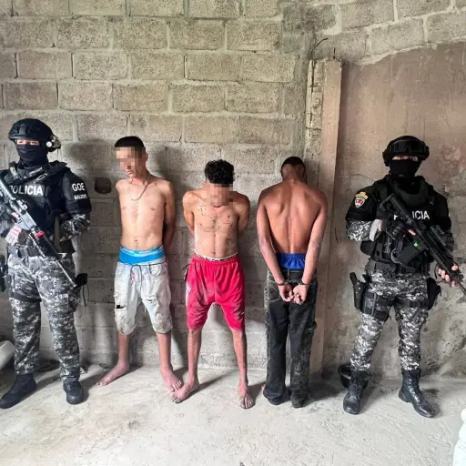 Persecución y balacera terminan con cinco detenidos en La Concordia