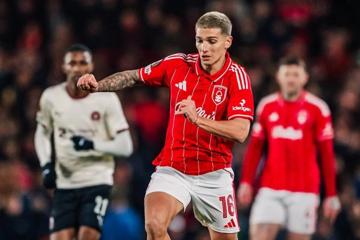 Denil Castillo fue titular en victoria de Midtjylland ante Nottingham Forest