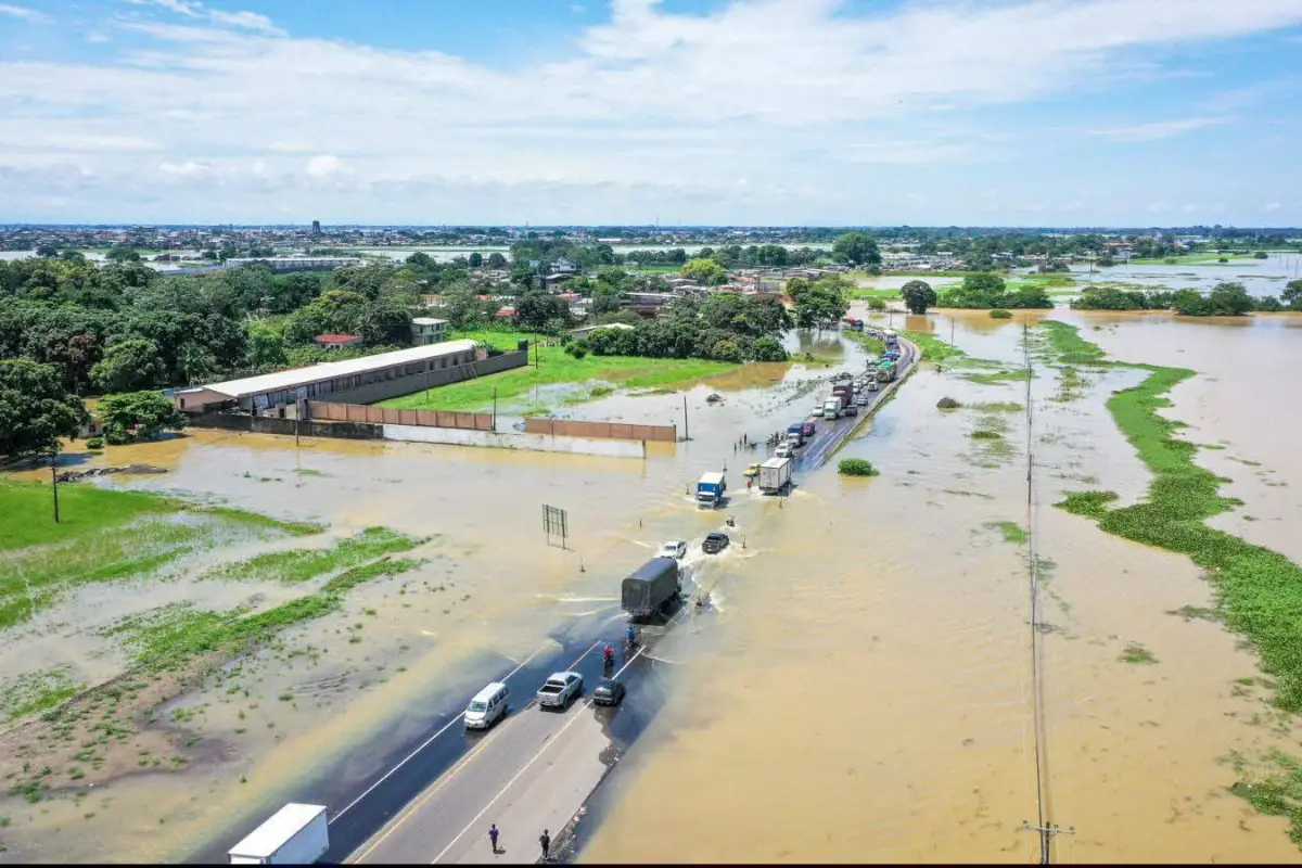 Babahoyo bajo el agua ríos desbordados cierran carreteras clave