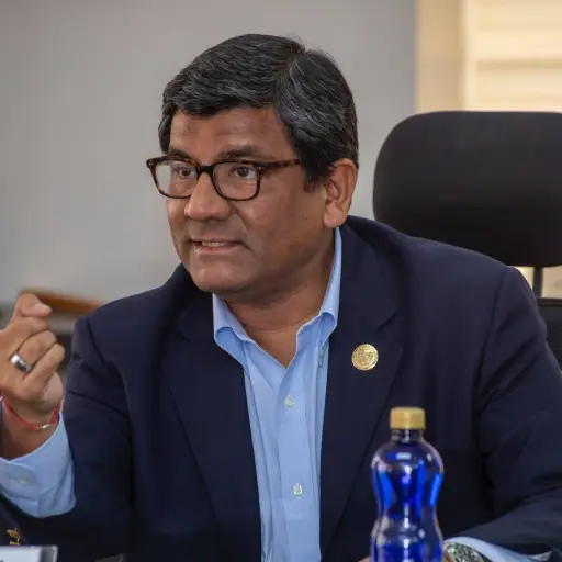 Ecuador firmará acuerdo comercial con Estados Unidos que eliminará sobretasa a 130 productos