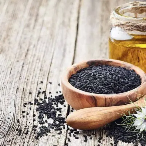 Qué es el aceite de comino negro y cuáles son sus posibles beneficios para la salud