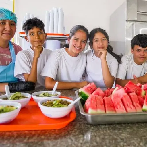 Gobierno de Daniel Noboa expande la alimentación escolar para 85.000 alumnos en Ecuador