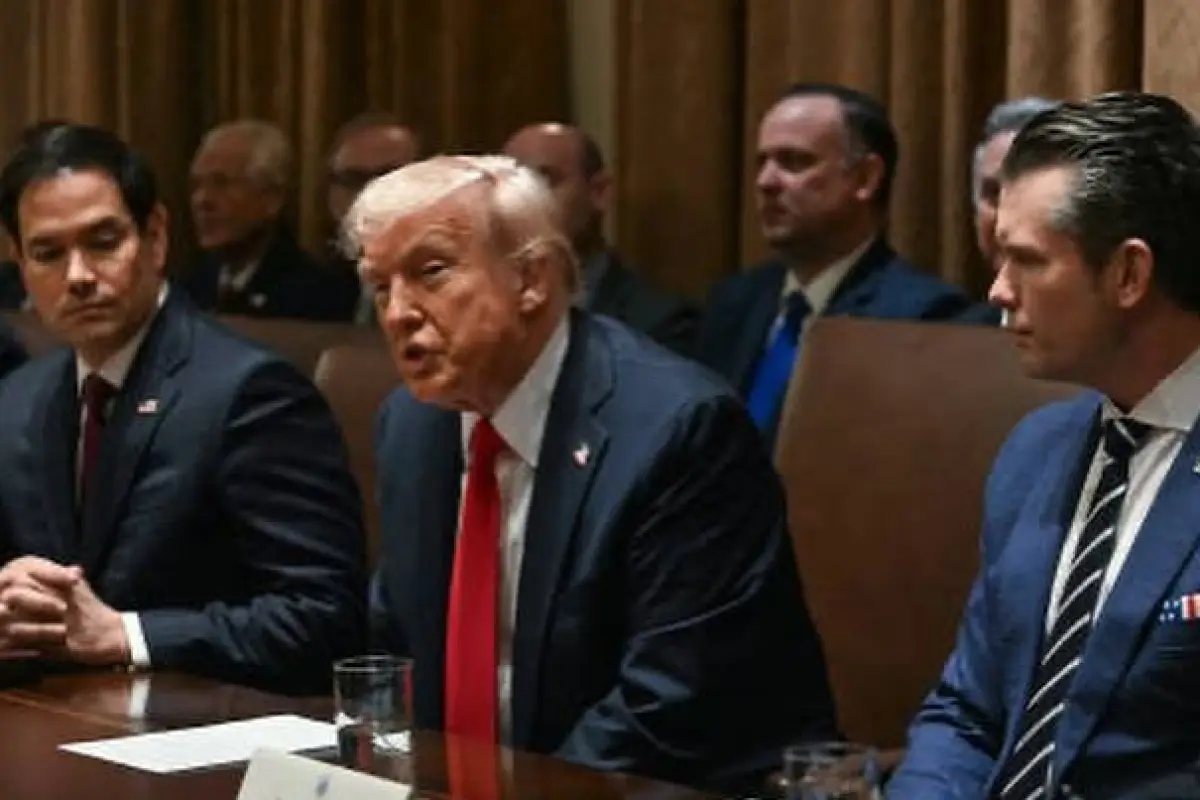 Donald Trump habla sobre el aumento del precio del petróleo durante el conflicto con Irán.