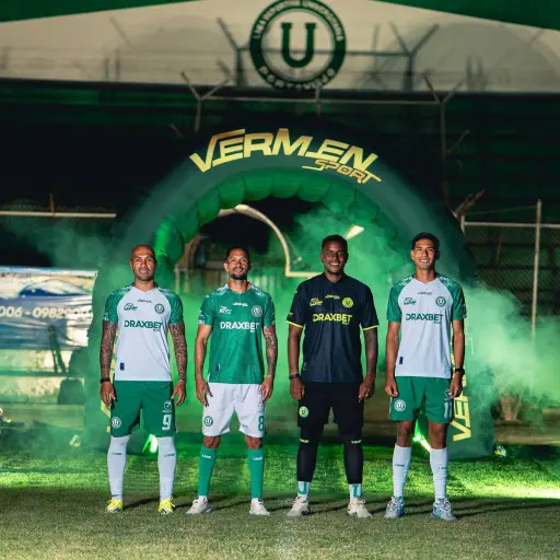 Verde y blanco renovados: así es la nueva camiseta de Liga de Portoviejo