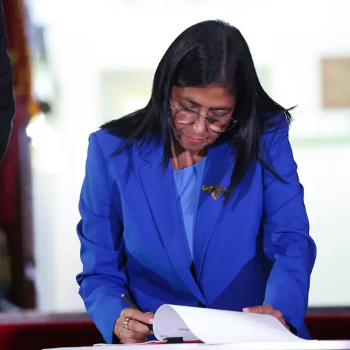 Venezuela firma acuerdo energético con Repsol para impulsar producción y exportación de gas