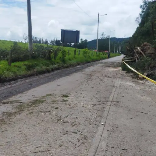 7 provincias con carreteras cerradas en Ecuador este 13 de marzo por fuertes lluvias
