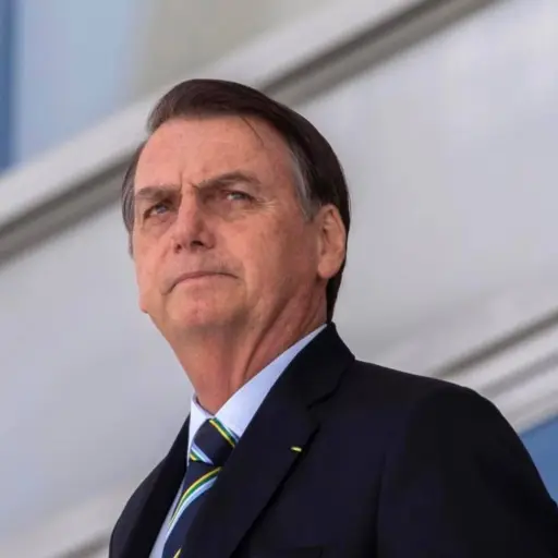 Jair Bolsonaro permanece en cuidados intensivos tras sufrir una crisis respiratoria grave en Brasil