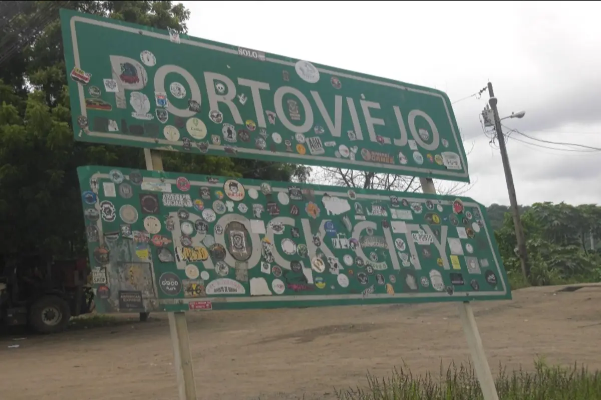 De portada de disco a símbolo urbano: la historia del famoso letrero “Portoviejo Rock City”
