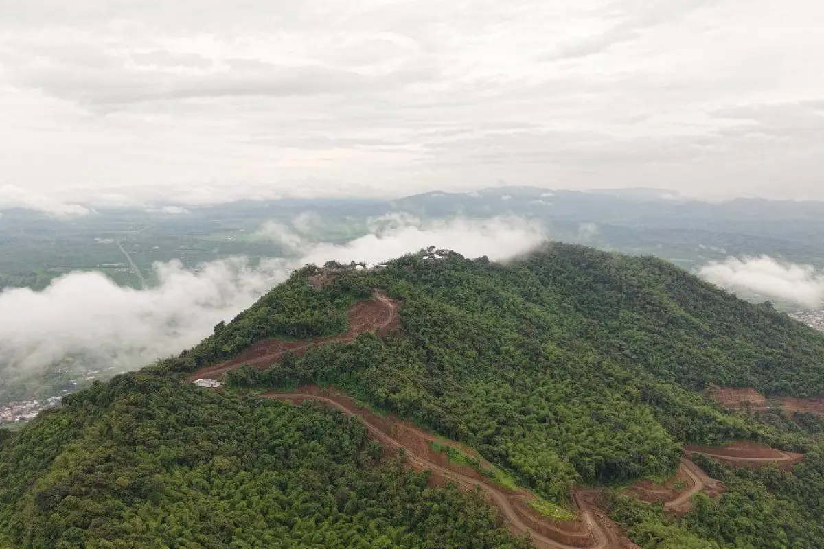 Comunidad alerta sobre deslizamientos y falta de agua tras obras en el Cerro Montecristi, La Marea