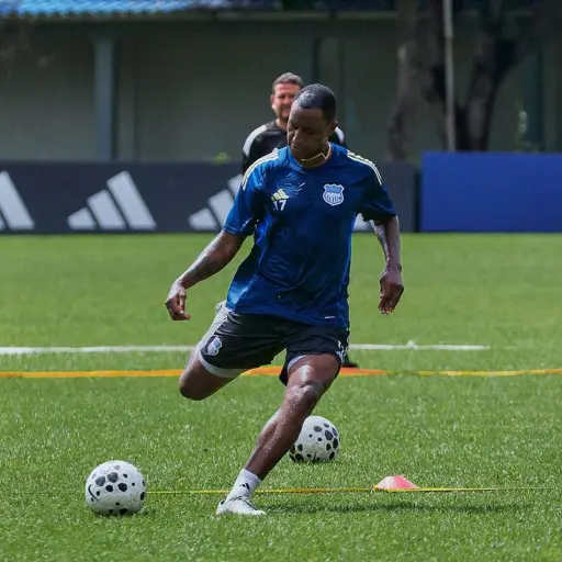 El delantero Jaime Ayoví se despedirá de las canchas en el George Capwell ante Orense  