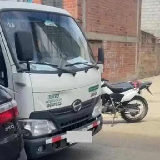 Un hombre resultó herido de bala tras intento de robo a camión repartidor en El Palmar, de Manta