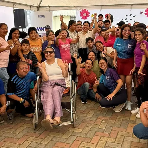 Madres cuidadoras de personas con discapacidad reciben homenaje y jornada de bienestar en Manta