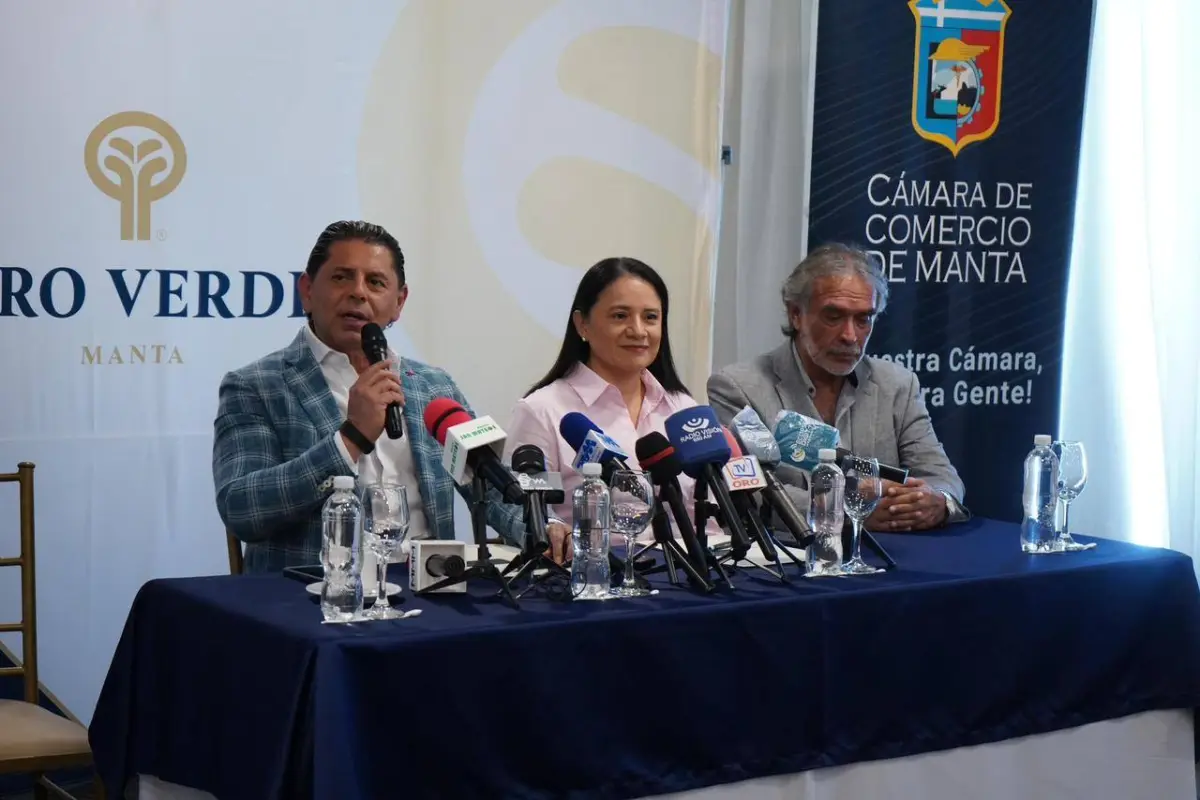 Cámara de Comercio de Manta y Hotel Oro Verde firman alianza con descuentos para socios., El Diario