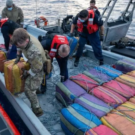 Golpe al narcotráfico: casi dos toneladas de droga incautadas en altamar en coopearicón entre Ecuador y EE.UU.