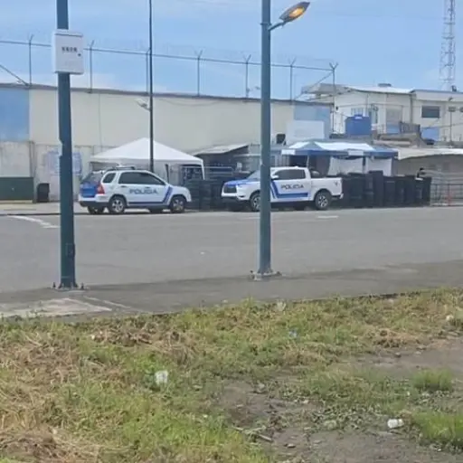 Trasladan a 400 personas privadas de libertad desde la cárcel de Machala a otros centros penitenciarios