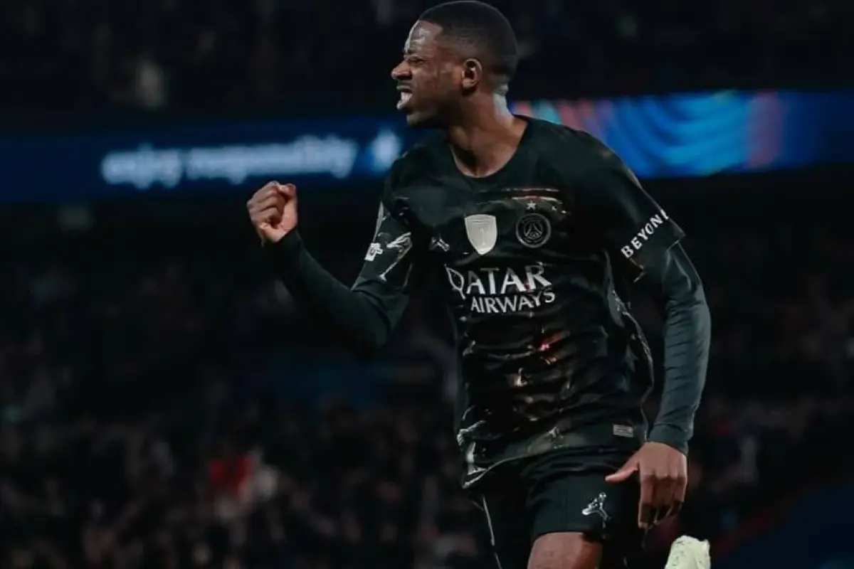 Ousmane Dembélé celebra un gol del PSG