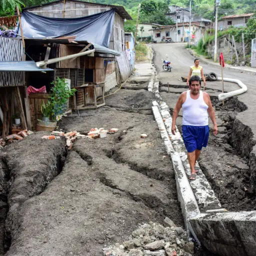 Familias afectadas por el invierno en Portoviejo podrán recibir bono de 287 dólares
