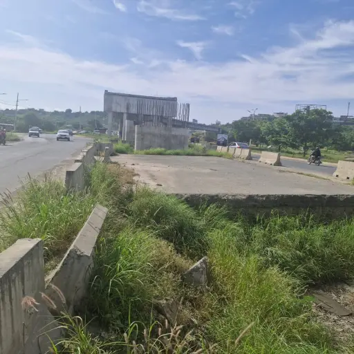 La vía Manta-Colisa: la carretera de USD 100 millones que sigue inconclusa