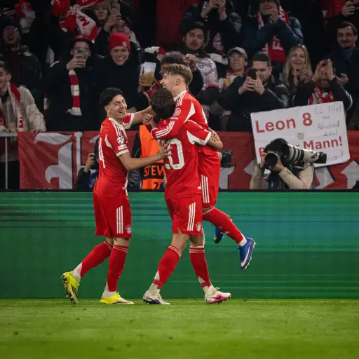 Bayern Múnich golea a Atalanta y avanza a cuartos de Champions League