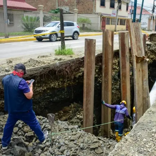 Tramo de la avenida del Ejército dañado por socavón será habilitado la próxima semana