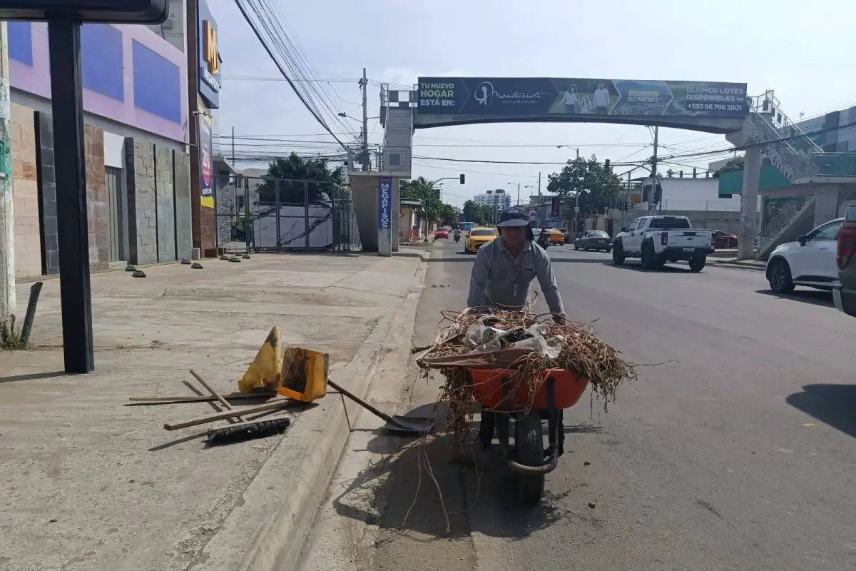Alrededor de 40 trabajadores del Municipio de Manta cumplen los requisitos para jubilarse; José Alvia (foto) es uno de ellos., El Diario