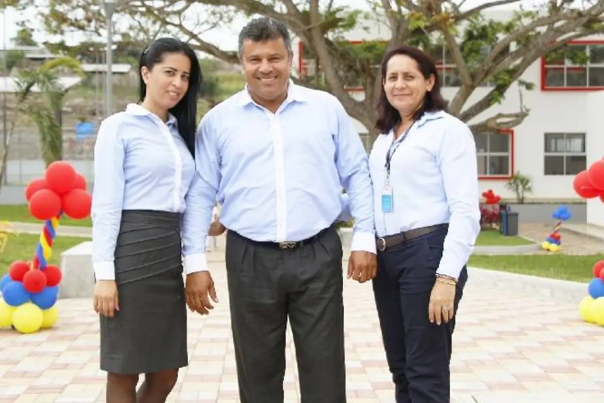 Maestros ecuatorianos durante el proceso de sectorización para docentes en Ecuador del Ministerio de Educación