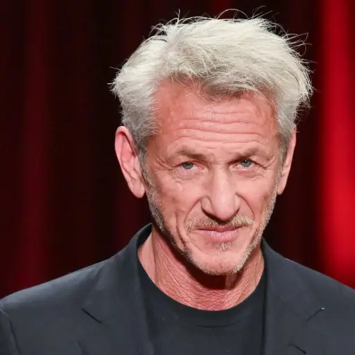 Sean Penn recibe un “Óscar de guerra” en Ucrania tras ausentarse de la gala en Hollywood
