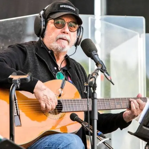 Silvio Rodríguez expresa disposición a defender Cuba ante una eventual agresión militar