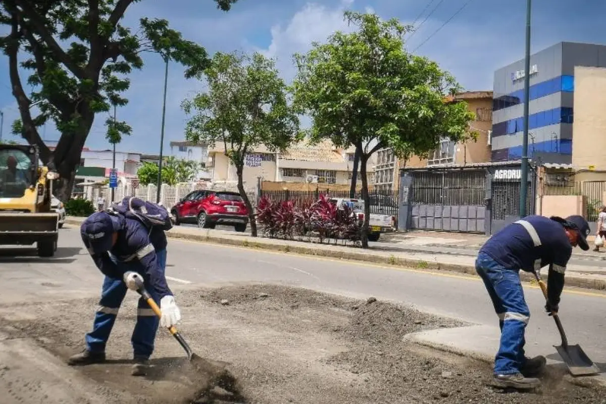 Guayaquil invierte millones en reparación de calles y puentes: conoce qué vías serán intervenidas