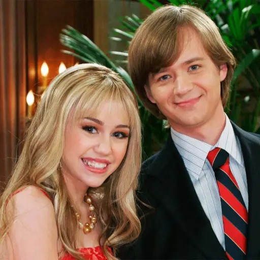Jason Earles confiesa que mintió sobre su edad para entrar a Hannah Montana