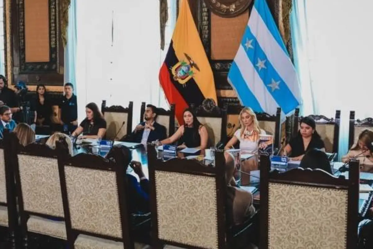 Municipio impulsa desarrollo industrial y escuelas de futsal en Guayaquil