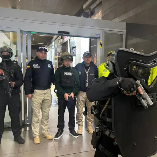 Ecuador coordina traslado de alias Lobo Menor tras captura internacional