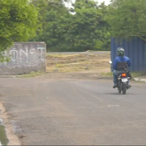 Carreras clandestinas de motos no cesan en la vía del exaeropuerto