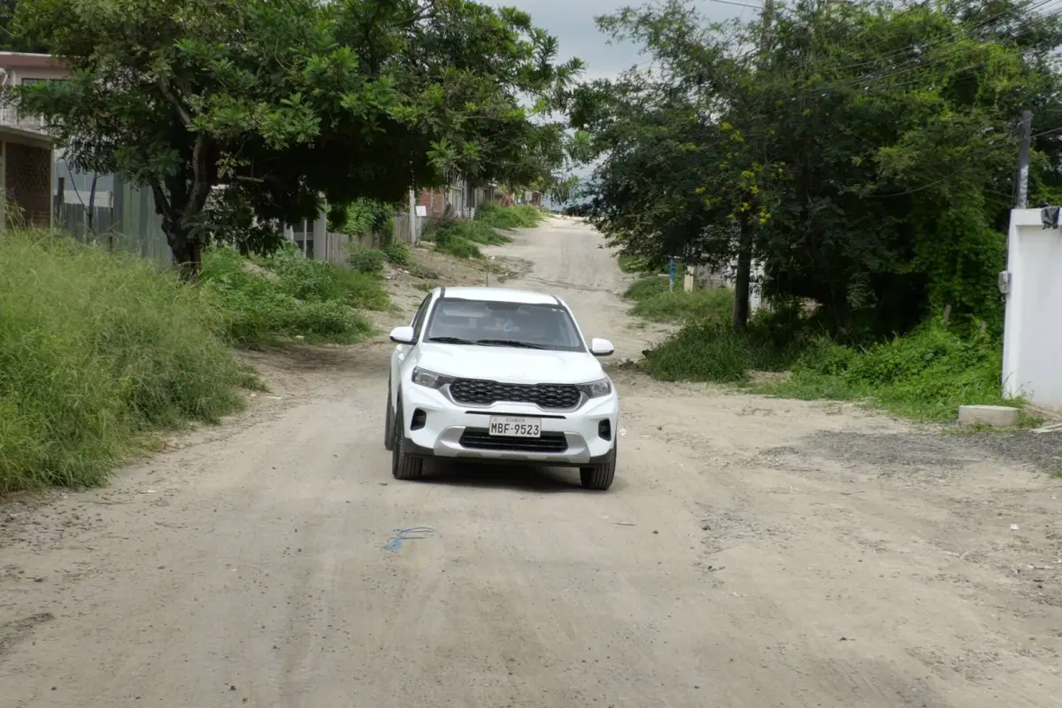 Baches, hundimientos y tarifas altas: el impacto del Megahidro en Nuevo Paraíso, producción El Diario