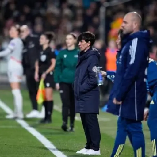 FIFA exige presencia femenina en cuerpos técnicos del fútbol femenino