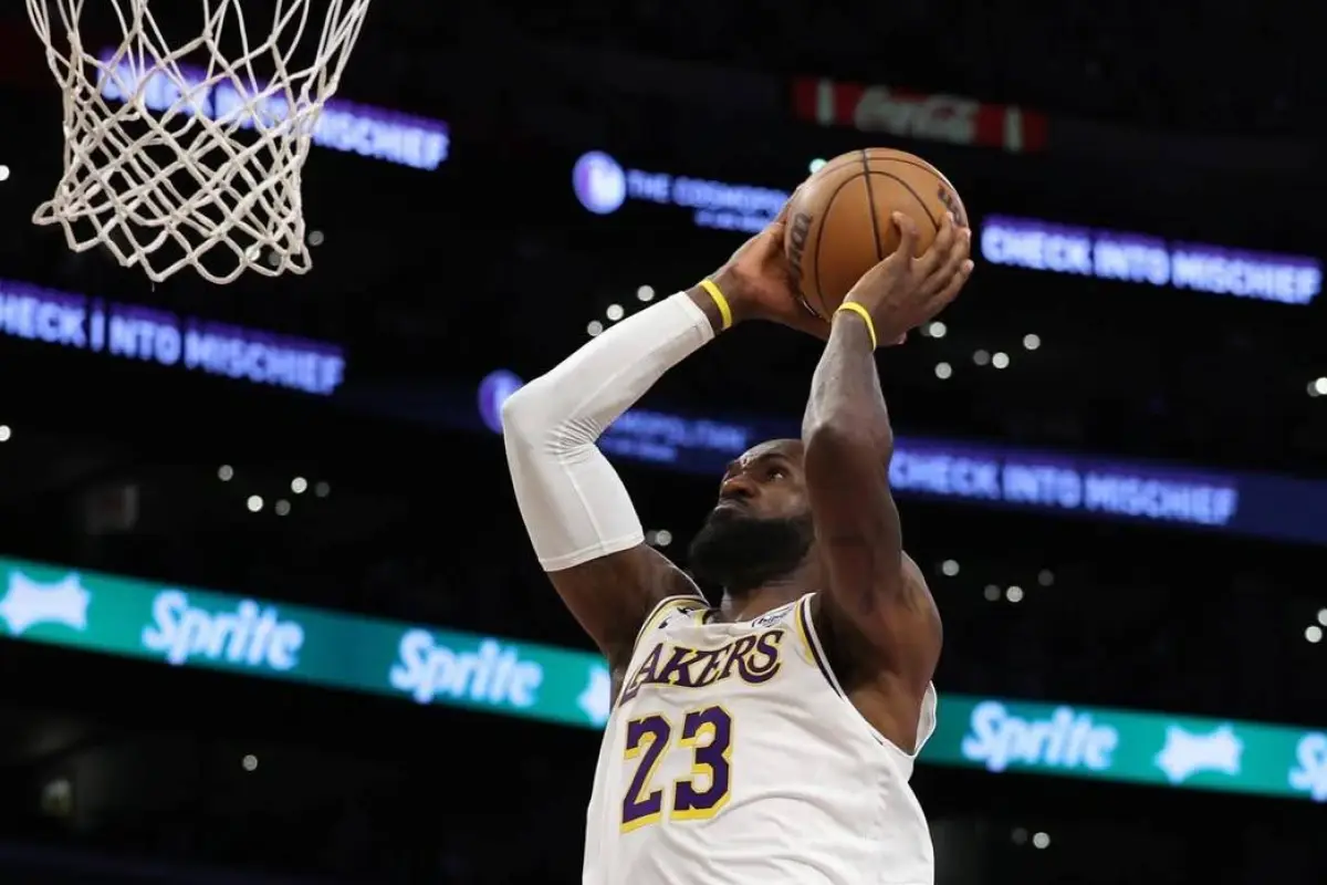 LeBron James rompe nuevo récord en su carrera deportiva