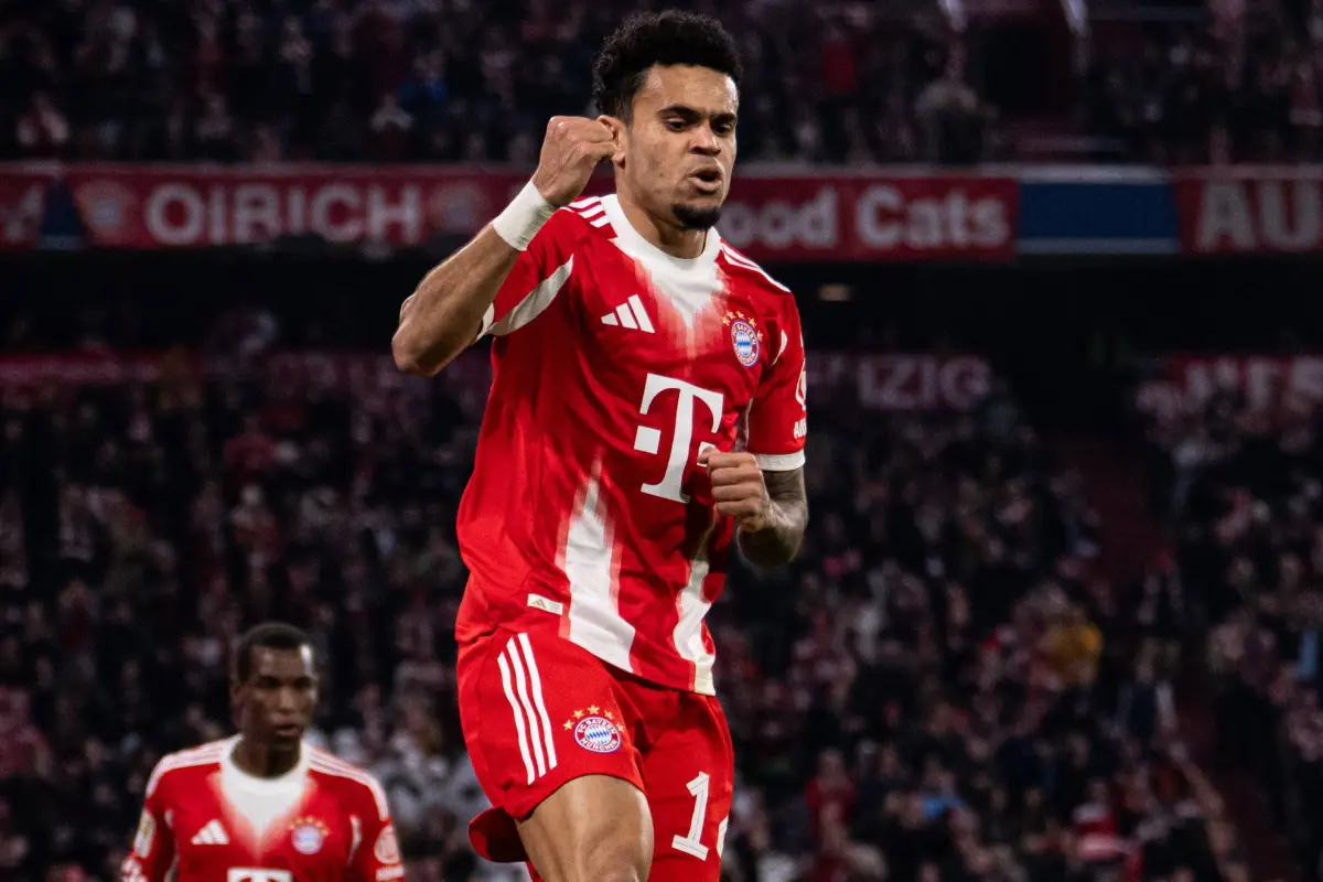 Luis Díaz celebra el primer gol del Bayern Múnich