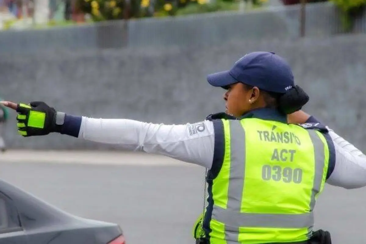 Los agentes de tránsito aplicarán un plan vial., Quito Informa