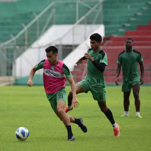 Liga de Portoviejo enfrenta a Deportivo Santo Domingo en la Noche Tsáchila este sábado en el estadio Etho Vega  