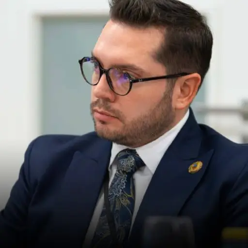 Marco Maldonado renuncia a la Dirección General del IESS tras encargo de intervención en hospital de Guayaquil