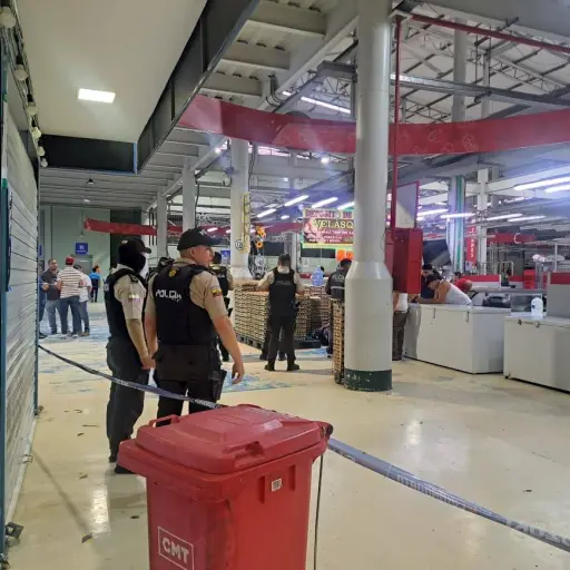 Niño presenció el asesinato de su abuelo en puesto de venta de huevos en mercado de Portoviejo