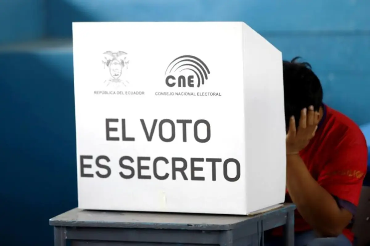 Los analistas aseguran que la Revolución Ciudadana no podría participar en las elecciones seccionales del 2027