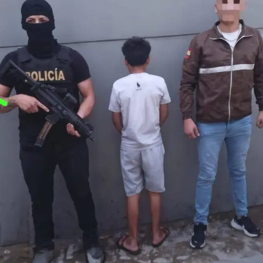 Tiene doce años y la Policía lo retuvo por un caso de extorsión en Manta