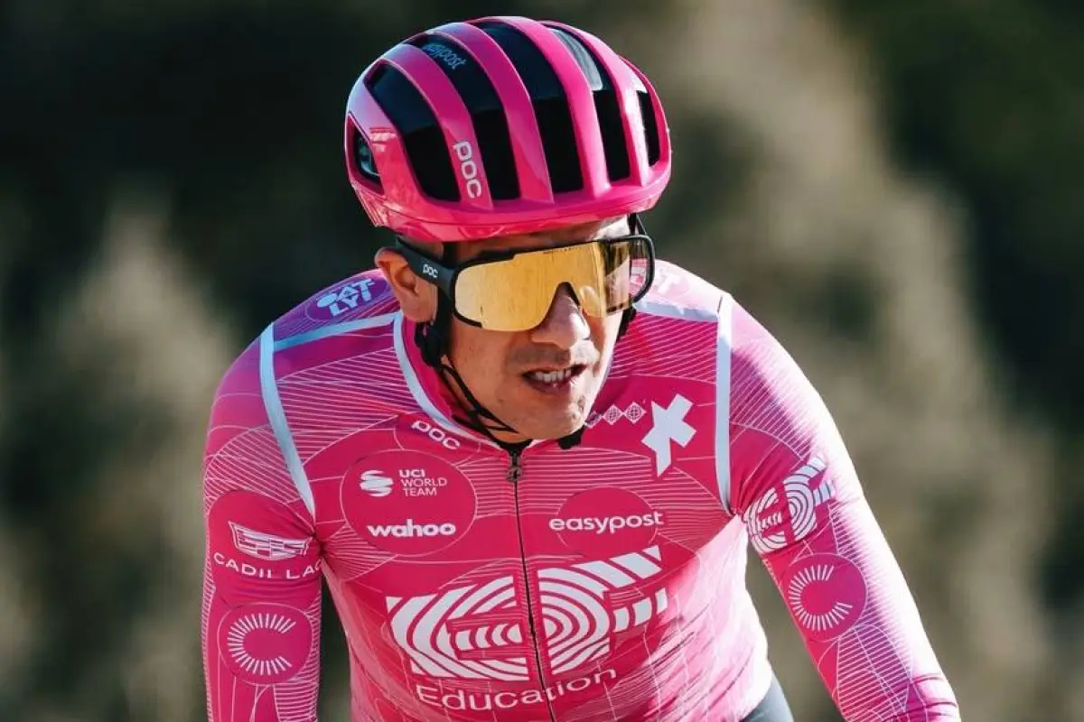 El ciclista ecuatoriano Richard Carapaz emepzó la temporada