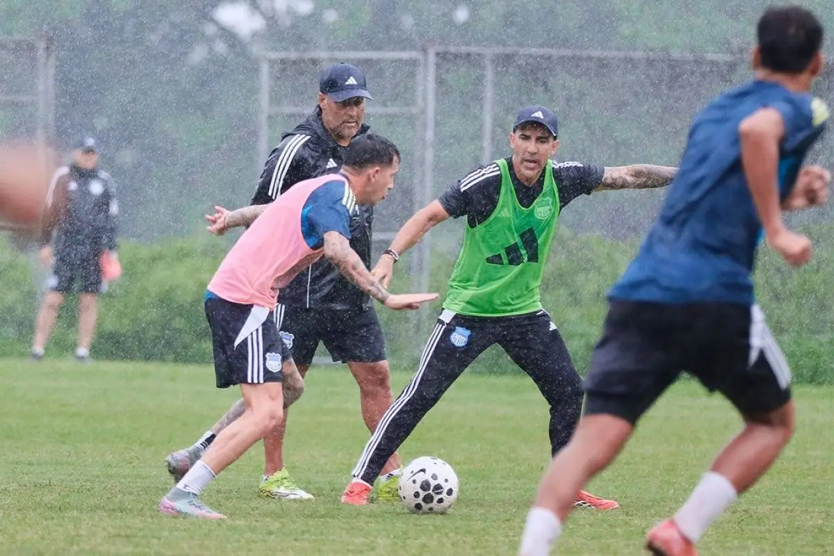 Emelec se alista para enfrentar a Barcelona el sábado en el Clásico del Astillero