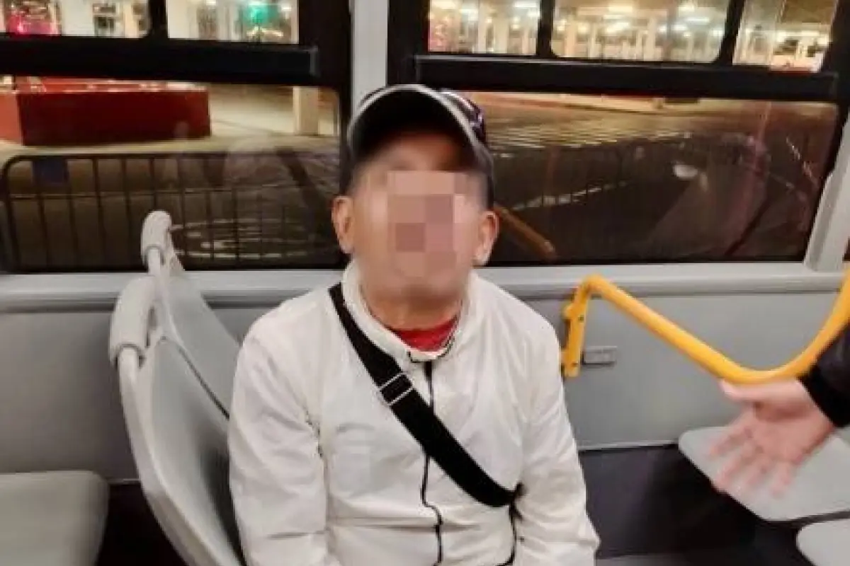 Un ciudadano fue sancionado por orinarse en el transporte público de Quito