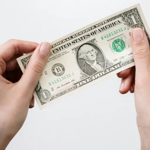¿Tienes deudas con los bancos de Ecuador? Esto debes saber sobre la normativa legal que te protege del anatocismo