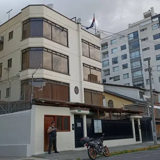 Gobierno cubano protesta por decisión de Ecuador de declarar persona non grata a su embajada
