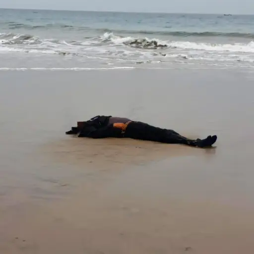 Cuerpo de hombre hallado en una playa de Manta era de un cuidador de carros 