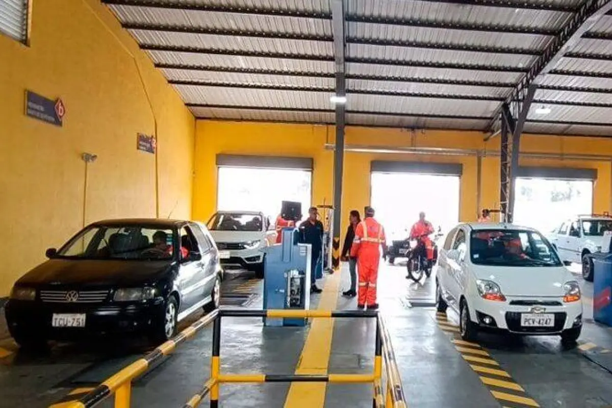 El centro de revisión técnica., Quito Informa